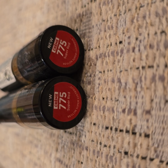 REVLON BRAND WOMEN'S SUPER LUSTROUS LIPSTICK BUNDLE OF 2 - Picture 4 of 7